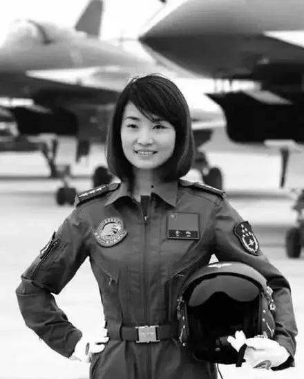 女飞行员余旭结婚照片,女飞行员余旭的幸福婚礼瞬间